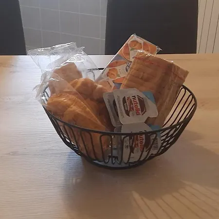 Moderno In Centro דירה טרני